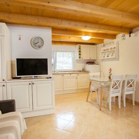 Buc-Vila Nada Villa Cres Bagian luar foto