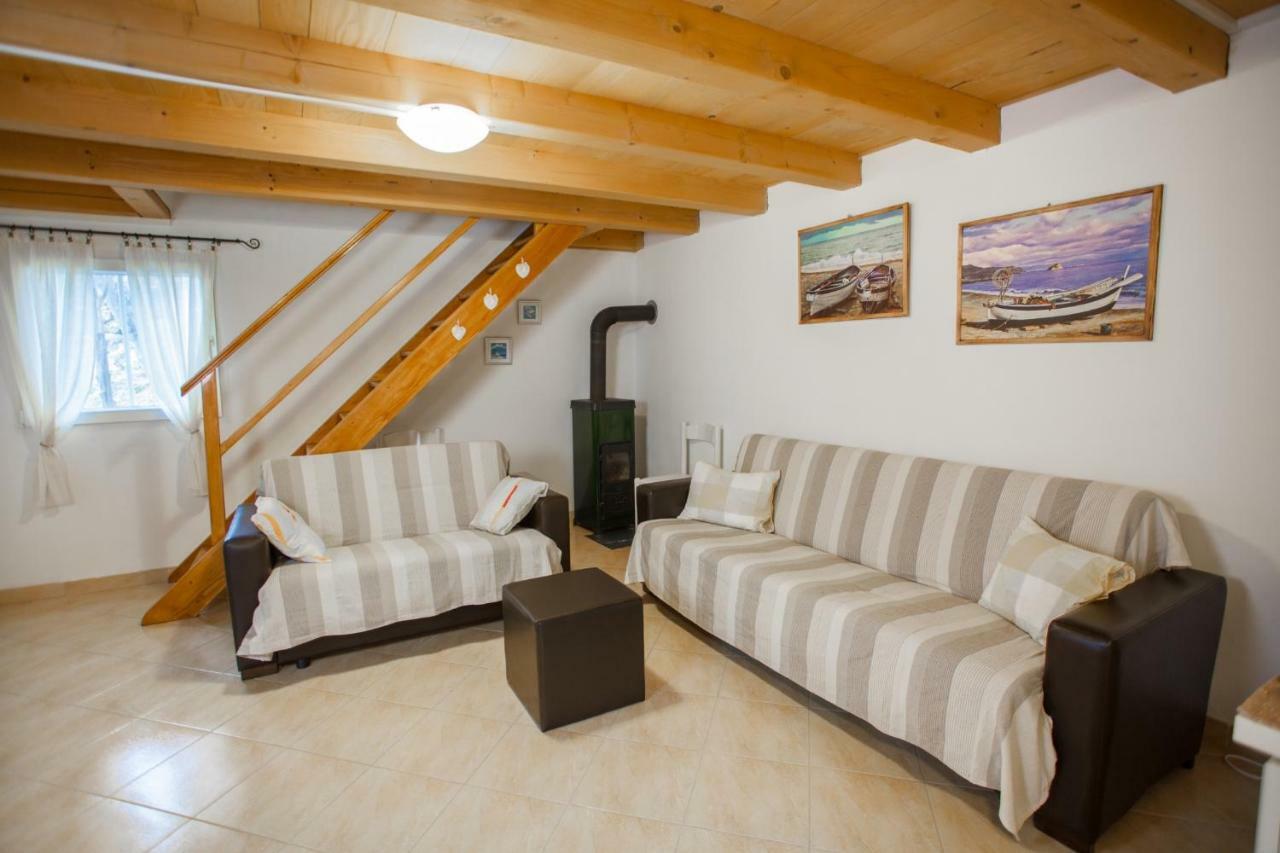 Buc-Vila Nada Villa Cres Bagian luar foto