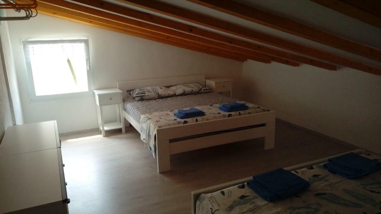 Buc-Vila Nada Villa Cres Bagian luar foto